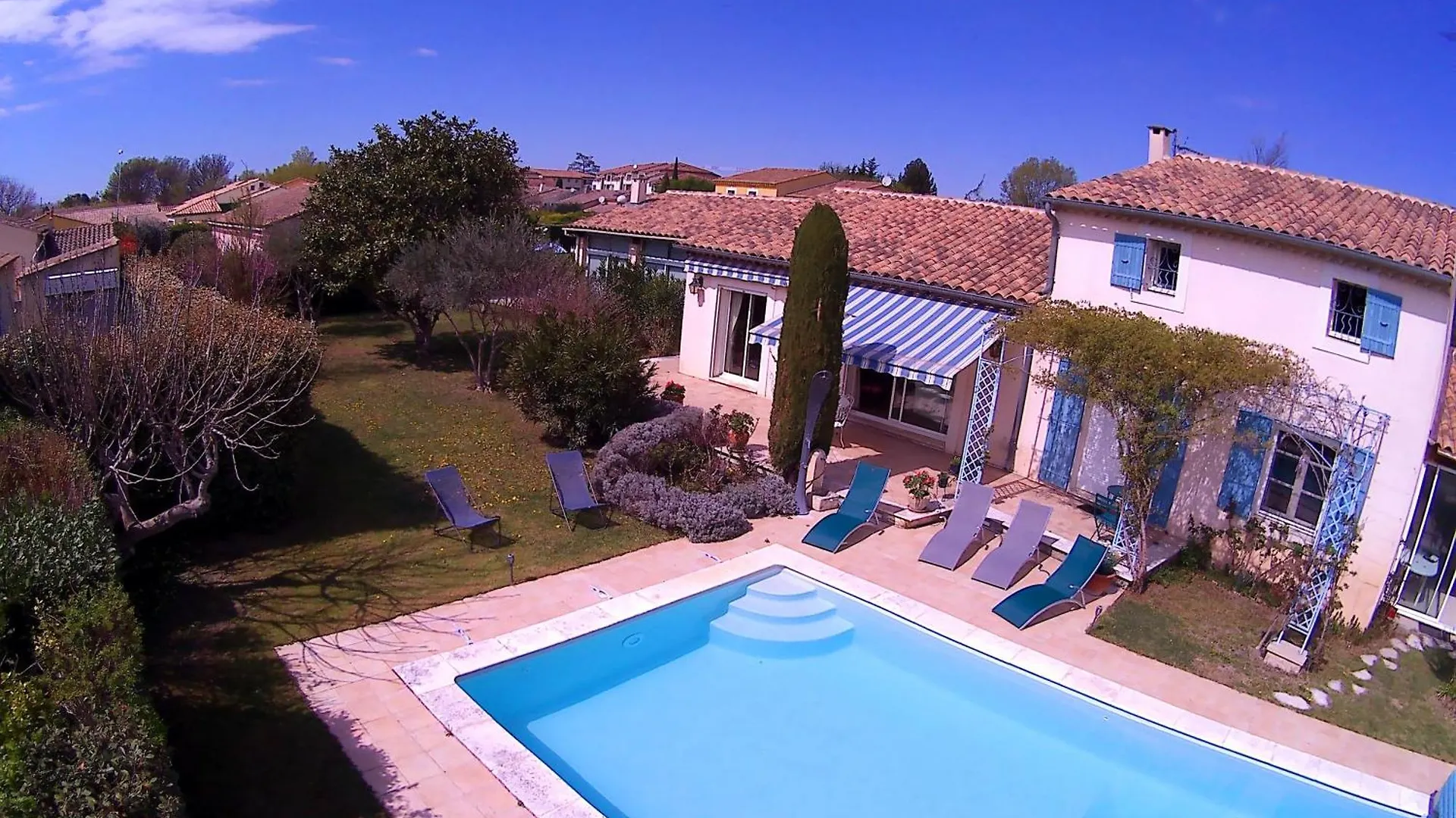 La Villa Des Lavandes - A 300M Du Centre, Au Calme, Et Au Vert ! contacts